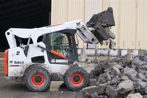 bobcat s770 lifting capacity